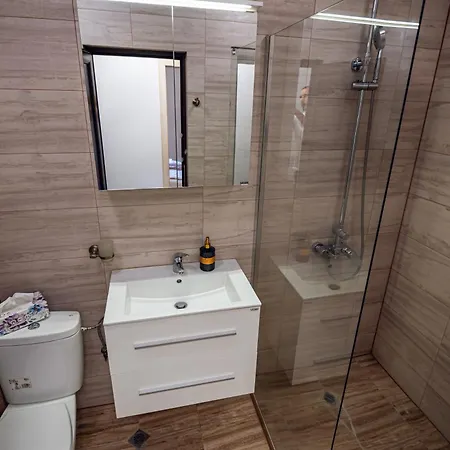 динати Apartment *