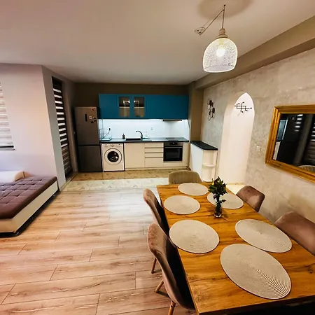 динати Apartment