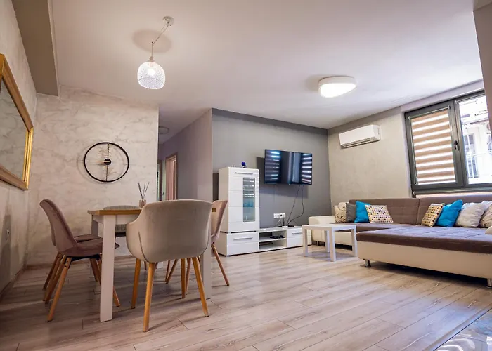 динати Apartamento *